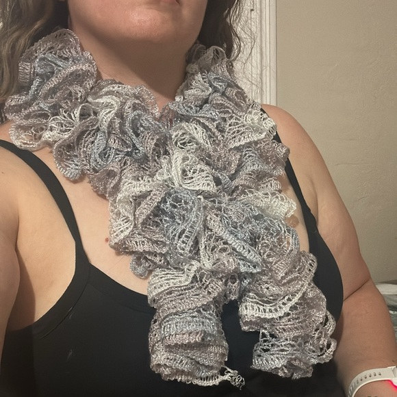 Knit lace ruffled scarf gray mauve white sparkle handmade ππ - Picture 7 of 8